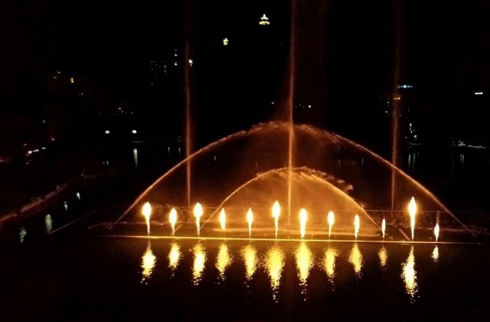 六枝桃花湖大型多媒体演艺水秀（实景）